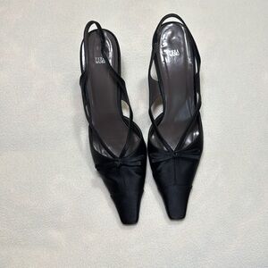 Vera Wang Black Elegant Slingback Heels